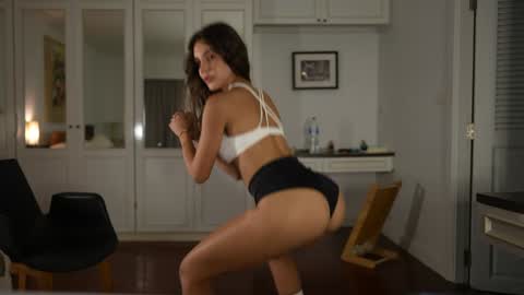 Snapshot of valerieh chatting on 11/12/25, 12:00 Valerie online show from 11/12/25, 12:00