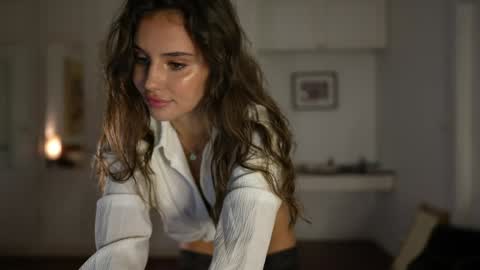 Snapshot of valerieh chatting on 11/13/25, 12:31 Valerie online show from 11/13/25, 12:31