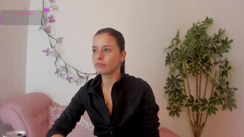 valeriemattson_ online show from 10/25/25, 11:32