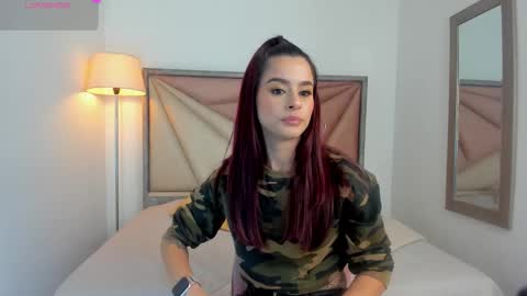 valeriemattson_ online show from 11/12/25, 04:40