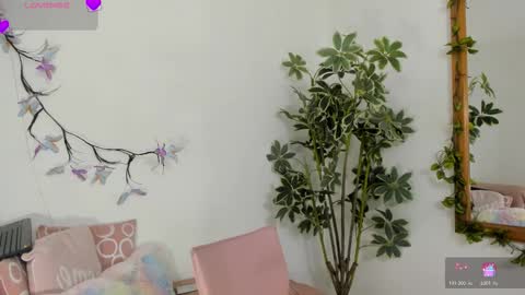 valeriemattson_ online show from 11/25/25, 05:02