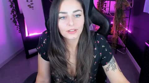 Snapshot of valeriiemills chatting on 10/09/25, 11:58 Valerie online show from 10/09/25, 11:58