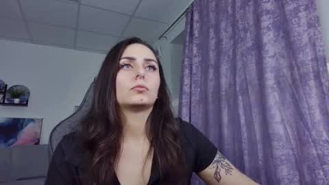 Snapshot of valeriiemills chatting on 11/24/25, 02:28 Valerie online show from 11/24/25, 02:28