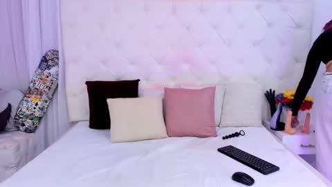 Snapshot of valerik_cano chatting on 09/24/25, 12:08 valeria111111 online show from 09/24/25, 12:08