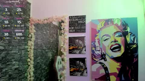 Snapshot of valery__69 chatting on 10/24/25, 01:29 valery__69 online show from 10/24/25, 01:29