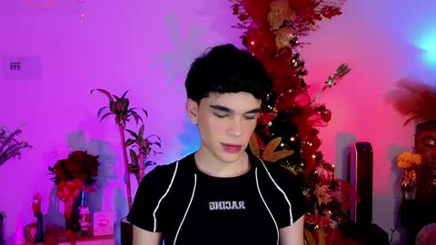 Snapshot of valery_hil chatting on 01/05/25, 07:17 Thomy online show from 01/05/25, 07:17