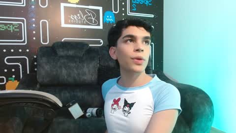 Snapshot of valery_hil chatting on 01/09/25, 07:50 Thomy online show from 01/09/25, 07:50