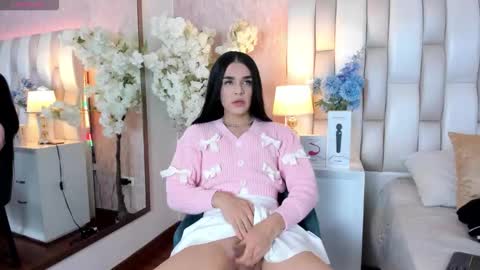 Snapshot of valery_rosse__ chatting on 09/19/25, 11:44 VALERY online show from 09/19/25, 11:44