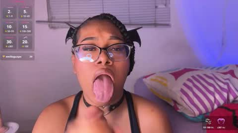 Snapshot of valery_xw chatting on 11/26/25, 01:39 Valery online show from 11/26/25, 01:39