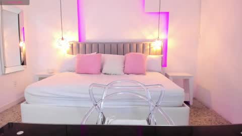 Carla online show from 01/17/25, 02:07