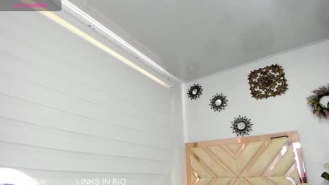 VALERIA online show from 01/08/25, 04:00