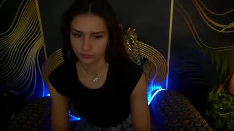 Snapshot of valeryroyale chatting on 01/03/25, 08:32 Valery online show from 01/03/25, 08:32
