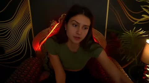 Snapshot of valeryroyale chatting on 02/10/25, 02:48 Valery online show from 02/10/25, 02:48