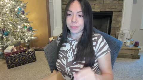 Snapshot of valerysquirt_19 chatting on 12/23/24, 02:17 valerie online show from 12/23/24, 02:17