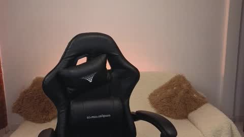 Snapshot of valeryyx chatting on 10/16/25, 07:42 Valery online show from 10/16/25, 07:42