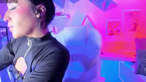 Snapshot of valkiria_ponce chatting on 10/23/25, 05:40 Valkiria online show from 10/23/25, 05:40