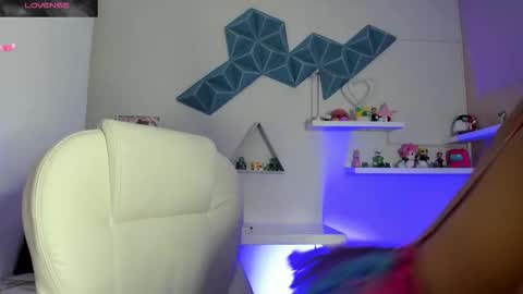 Snapshot of valkiria_ponce chatting on 10/27/25, 05:44 Valkiria online show from 10/27/25, 05:44