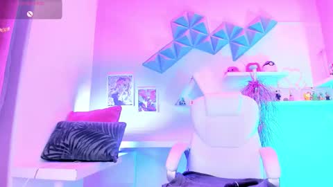 Snapshot of valkiria_ponce chatting on 11/14/25, 05:50 Valkiria online show from 11/14/25, 05:50