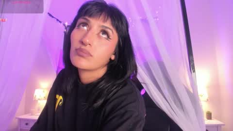 Snapshot of valkiria_ponce chatting on 11/15/25, 06:11 Valkiria online show from 11/15/25, 06:11