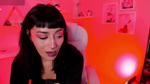 Snapshot of valkiria_ponce chatting on 11/19/25, 05:07 Valkiria online show from 11/19/25, 05:07