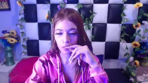 Snapshot of vall_baby chatting on 12/14/24, 05:14 vall online show from 12/14/24, 05:14