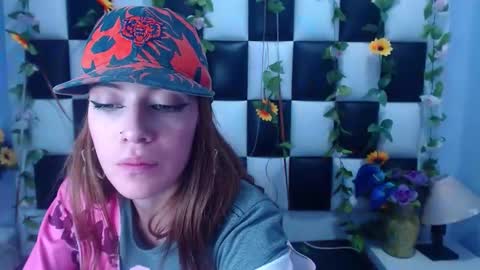 Snapshot of vall_baby chatting on 12/24/24, 04:40 vall online show from 12/24/24, 04:40