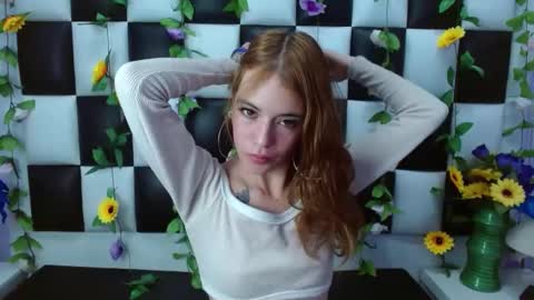 Snapshot of vall_baby chatting on 01/28/25, 05:14 vall online show from 01/28/25, 05:14