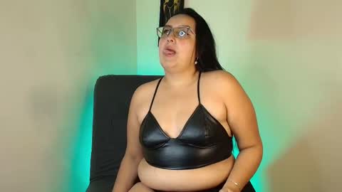 Vallery16 online show from 11/28/25, 02:14