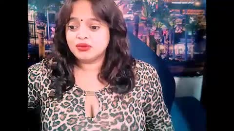 Snapshot of valleyval chatting on 12/15/24, 06:07 indianvalvet priya is back online show from 12/15/24, 06:07