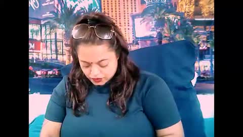Snapshot of valleyval chatting on 12/27/24, 05:52 indianvalvet priya is back online show from 12/27/24, 05:52