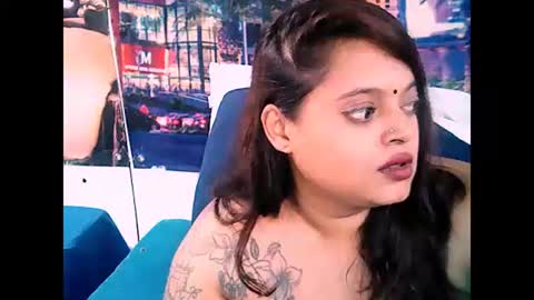 Snapshot of valleyval chatting on 01/10/25, 09:55 indianvalvet priya is back online show from 01/10/25, 09:55