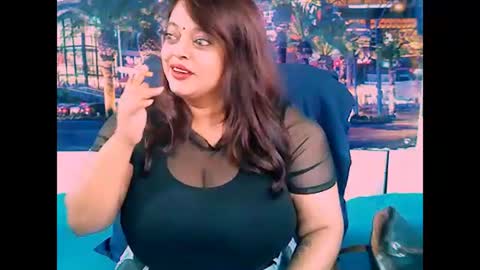 Snapshot of valleyval chatting on 01/17/25, 06:36 indianvalvet priya is back online show from 01/17/25, 06:36