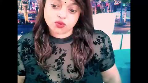 Snapshot of valleyval chatting on 02/07/25, 06:24 indianvalvet priya is back online show from 02/07/25, 06:24