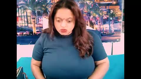 Snapshot of valleyval chatting on 02/08/25, 06:01 indianvalvet priya is back online show from 02/08/25, 06:01