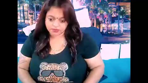 Snapshot of valleyval chatting on 02/12/25, 06:40 indianvalvet priya is back online show from 02/12/25, 06:40