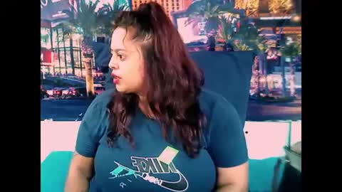 Snapshot of valleyval chatting on 02/22/25, 06:06 indianvalvet priya is back online show from 02/22/25, 06:06