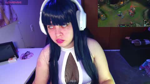 Snapshot of vallolet1_ chatting on 01/08/25, 10:06 Im Violet online show from 01/08/25, 10:06