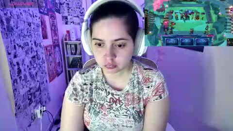 Snapshot of vallolet1_ chatting on 10/09/25, 01:58 Im Violet online show from 10/09/25, 01:58