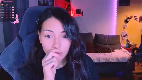 Little Devil online show from 10/20/25, 05:02