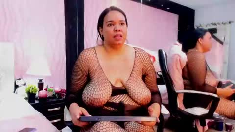 Snapshot of valrery_roussex chatting on 03/01/25, 01:53 Valery online show from 03/01/25, 01:53