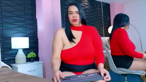 Snapshot of valrery_roussex chatting on 10/06/25, 06:16 Valery online show from 10/06/25, 06:16