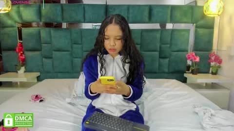 valtira nova online show from 11/15/25, 01:18