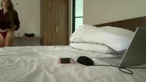 Snapshot of valure_lera chatting on 09/21/25, 12:01 valure_lera online show from 09/21/25, 12:01