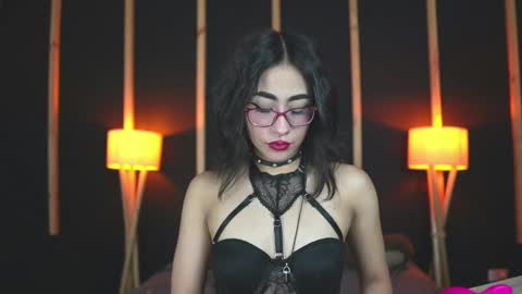Snapshot of vampy_dolll chatting on 01/15/25, 09:51 vampy_dolll online show from 01/15/25, 09:51