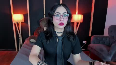 Snapshot of vampy_dolll chatting on 01/17/25, 12:52 vampy_dolll online show from 01/17/25, 12:52