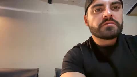 Snapshot of vampz888 chatting on 02/04/25, 03:22 HUNG LATINO 888 bigcock fit athletic latino online show from 02/04/25, 03:22