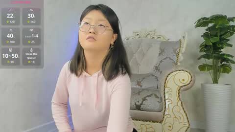 Snapshot of vanada69 chatting on 11/25/25, 10:48 vanada69 online show from 11/25/25, 10:48