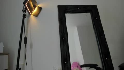 Snapshot of vanelope_smith chatting on 10/05/25, 10:35 vanelope_smith online show from 10/05/25, 10:35