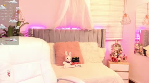 Snapshot of vanesa_moon_ chatting on 12/16/24, 11:50 vanesa_moon_ online show from 12/16/24, 11:50