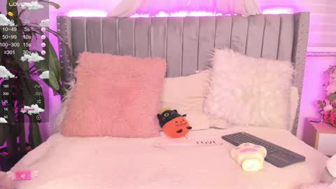 Snapshot of vanesa_moon_ chatting on 02/14/25, 02:39 vanesa_moon_ online show from 02/14/25, 02:39